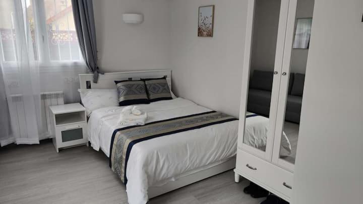 Chambre Privee Pour 4 Personnes En Banlieue Parisienne A בונדי מראה חיצוני תמונה