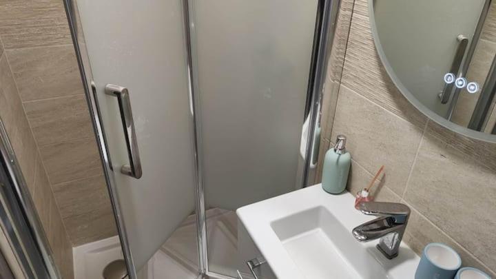 Chambre Privee Pour 4 Personnes En Banlieue Parisienne A בונדי מראה חיצוני תמונה